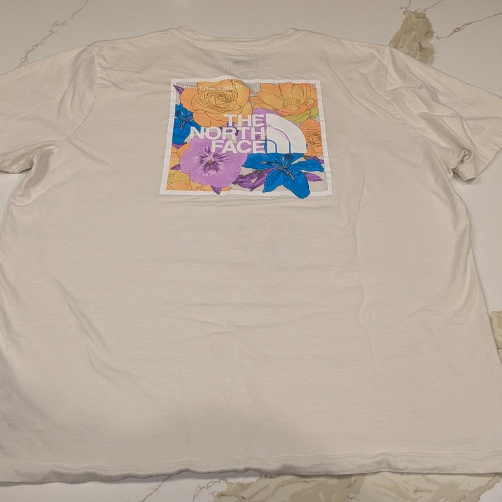 The North Face Women's Floral Box T-Shirt XL